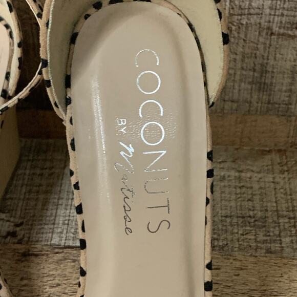 Coconuts by Matisse Leopard Print Sandals Wedge Heel Size 8.5 - Picture 3 of 10